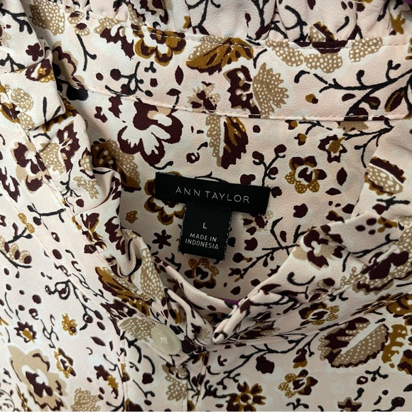 Ann Taylor. Women’s silk like floral blouse - Picture 3 of 9